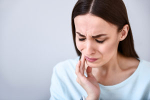 dental pain woman jaw 